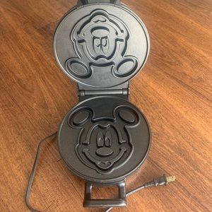 Vitantonio Vintage Mickey Mouse Waffle Iron